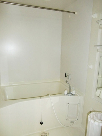 バス・シャワールーム　浴室乾燥付きで雨の日でも洗濯物が干せます☆