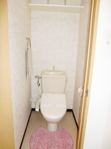 トイレ　温水洗浄便座つき！