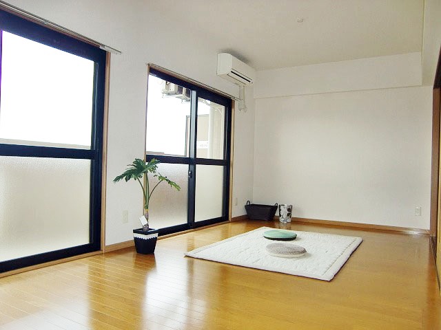 居室・リビング　１５帖の広々リビング☆※備品は付きません