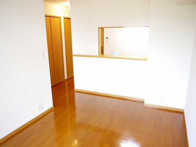 居室・リビング　こちらの居間で趣味の時間をお楽しみください