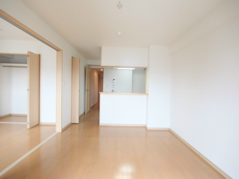 バルコニー　ＬＤＫ10.3帖　カウンターキッチン　エアコン南向バルコニー