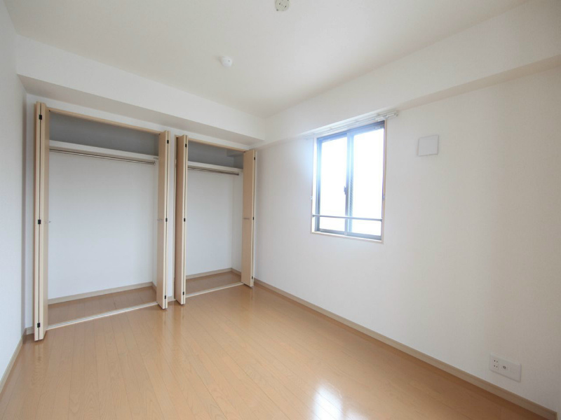 収納　洋室7.3帖　クローゼット付（収納充実してます）