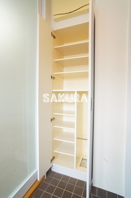 玄関　シューズボックス付きの玄関です♪