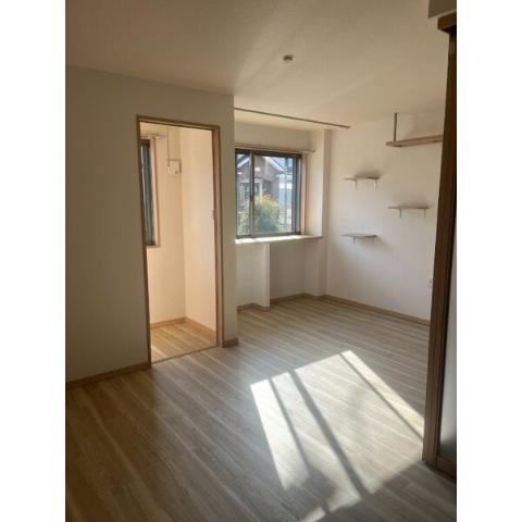 居室・リビング　室内