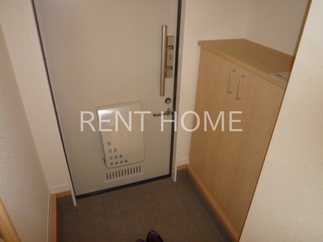 玄関　下駄箱あります