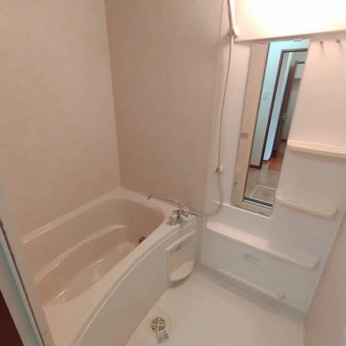 バス・シャワールーム　追い焚き完備