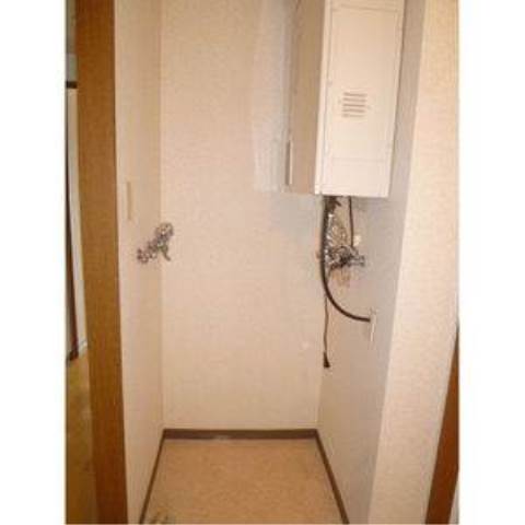 その他設備　給湯器、洗濯機置場！