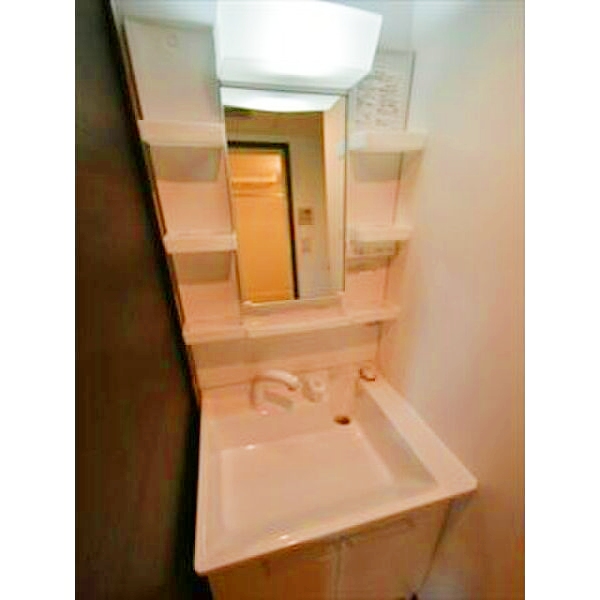 洗面設備　忙しい朝に嬉しいシャンプードレッサー完備♪