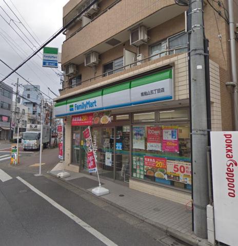 コンビニ　ファミリーマート（コンビニ）まで455m