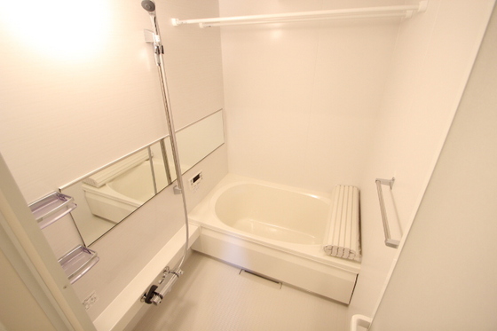 バス・シャワールーム　※別部屋の写真です