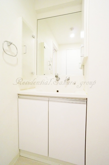 洗面設備　身支度に欠かせない独立洗面台♪