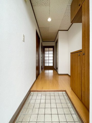 玄関　現況優先です。