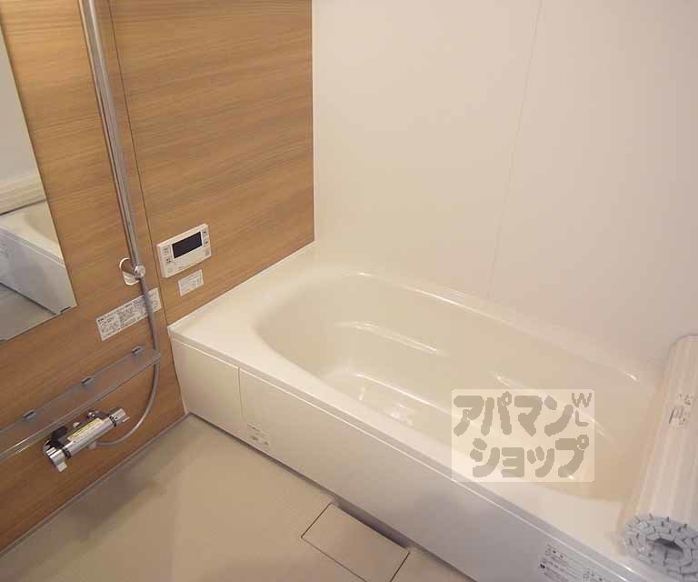 バス・シャワールーム　バスルームです。