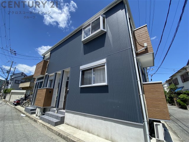 建物外観　宅配ボックス付きで不在時にも便利！