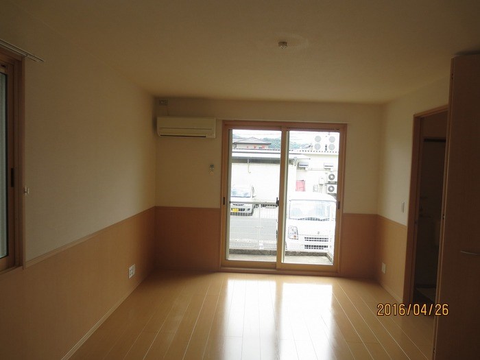 居室・リビング　反転タイプ