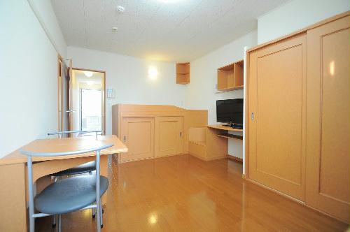 居室・リビング　1Fはフローリングです