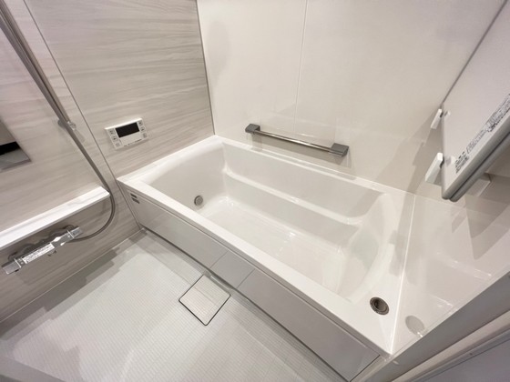 バス・シャワールーム　※別部屋の写真です