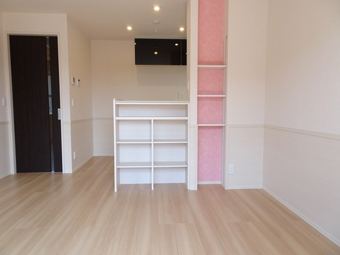 居室・リビング　こちらの居間で趣味の時間をお楽しみください