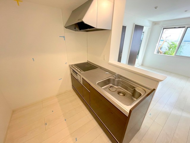 キッチン　★冷蔵庫置場などスペースもしっかりとれるキッチンスペース★