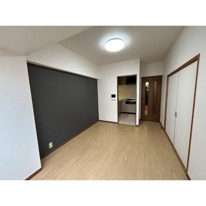 居室・リビング　☆明るい洋室☆