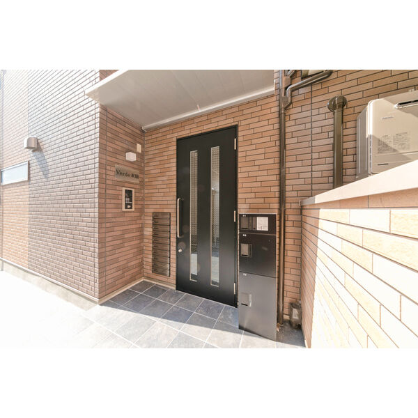 エントランス　宅配BOXあります