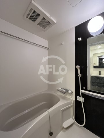 バス・シャワールーム　セレニテ西中島アリア弐番館　浴室