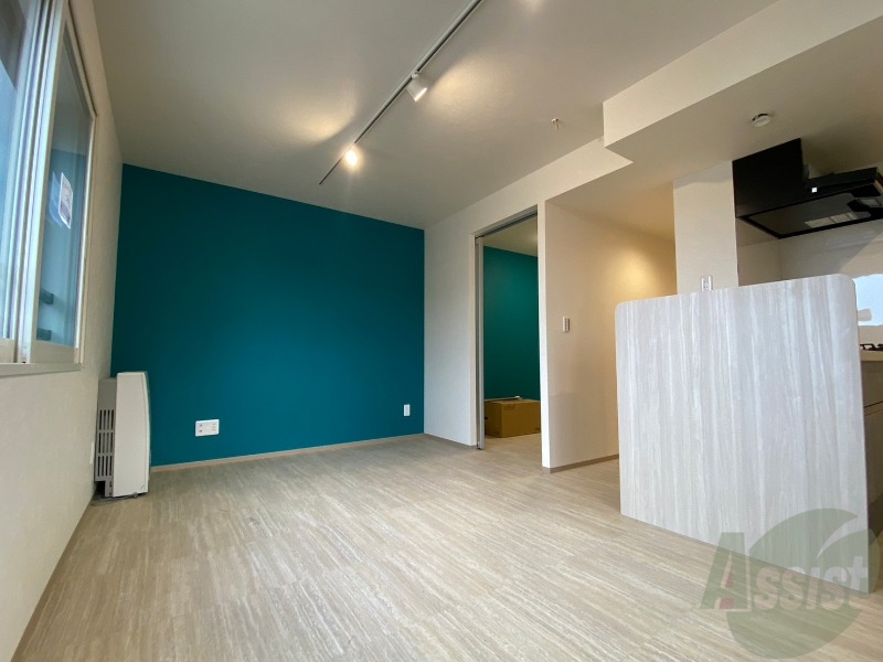 居室・リビング　リビングです。木目のフローリングが落ち着きますね。