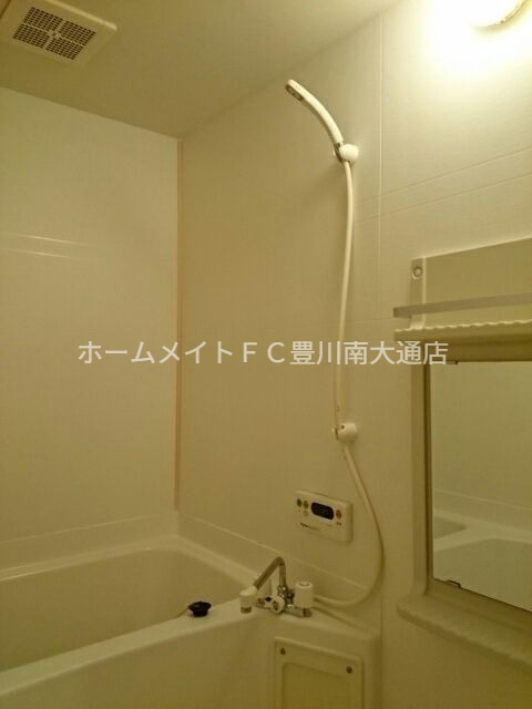 バス・シャワールーム　同型別部屋写真