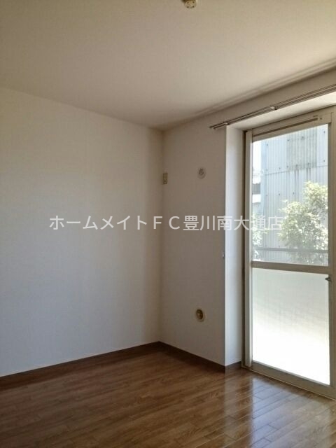 居室・リビング　同型別部屋写真