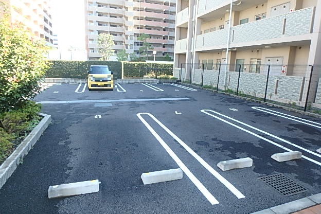 駐車場　駐車場（要空き確認）