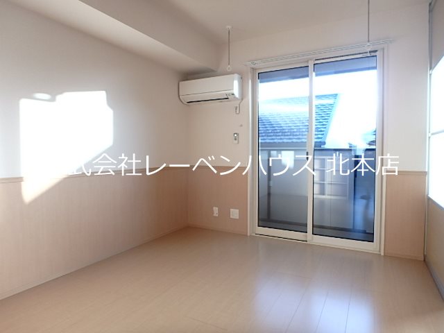 居室・リビング　同物件別部屋参考写真