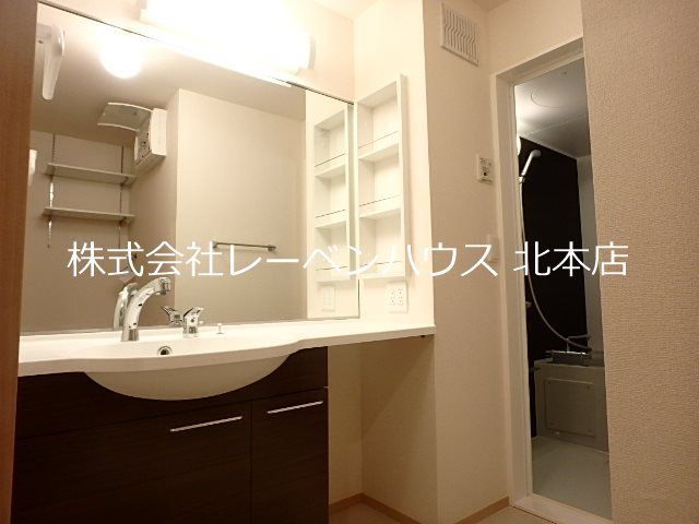 洗面設備　同物件別部屋参考写真