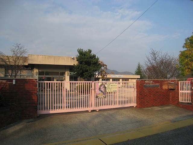 幼稚園・保育園　安西幼稚園（幼稚園・保育園）まで924m