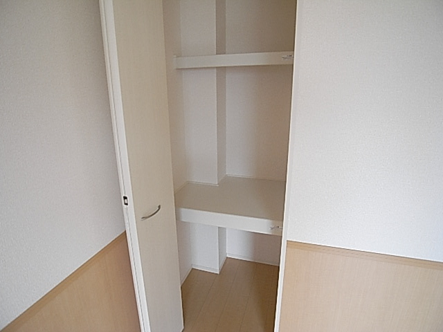 収納　写真は同メーカー類似物件のものです。