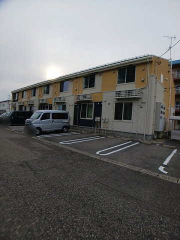 駐車場　駐車場があるので、車を買う予定の方も安心です
