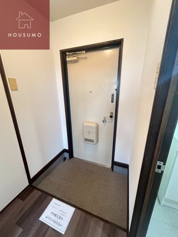 玄関　使いやすいキッチンです