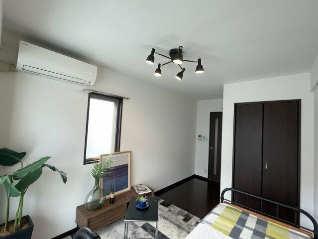 居室・リビング　写真は同タイプ住居です。