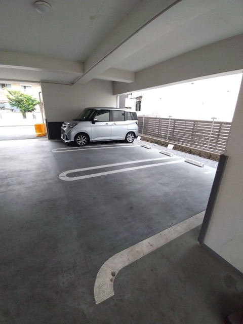 駐車場　★駐車場★（空き状況・使用料等詳細はご確認下さい）