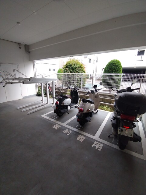 その他共有部分　★バイク置場★（空き状況・使用料等詳細はご確認下さい）