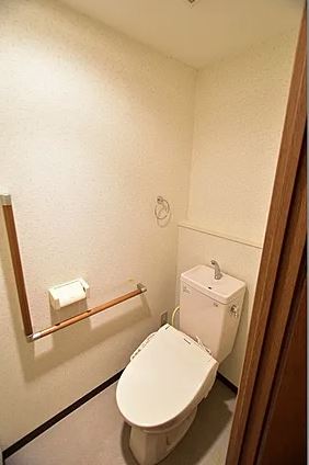 トイレ　※写真は別部屋の写真です。