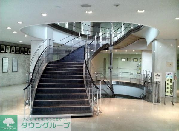 役所　目黒区役所（役所）まで372m