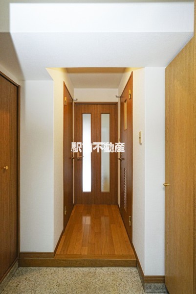 玄関　※同マンション別部屋