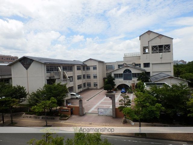 小学校　福岡市立小学校百道浜小学校（小学校）まで482m
