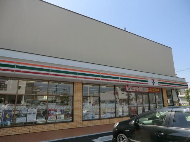 コンビニ　セブンイレブン（コンビニ）まで400m