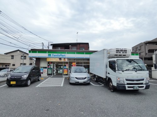 コンビニ　ファミリーマート昭島諏訪松中通り店（コンビニ）まで269m