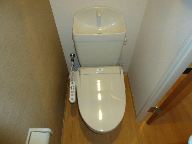 トイレ　温水洗浄便座