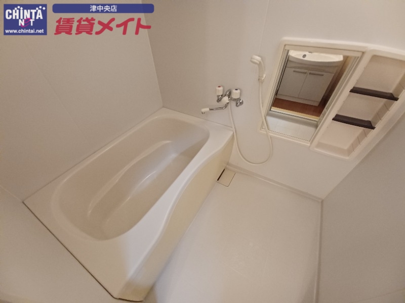 バス・シャワールーム　同タイプの部屋写真です。