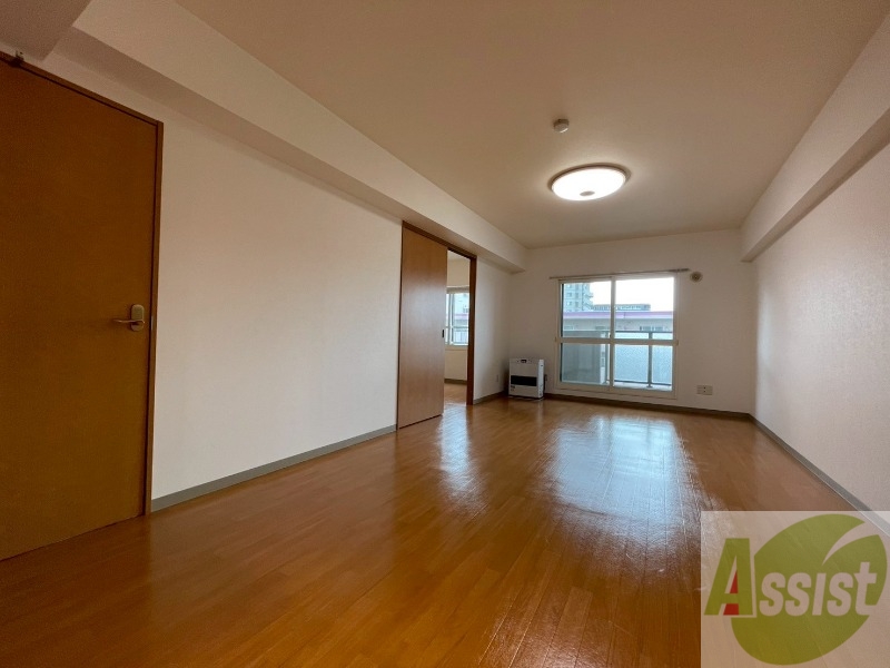 居室・リビング　広くてキレイなお部屋が広がっていて、充実した生活が送れそう。