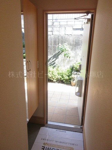 玄関　※別号室参考写真