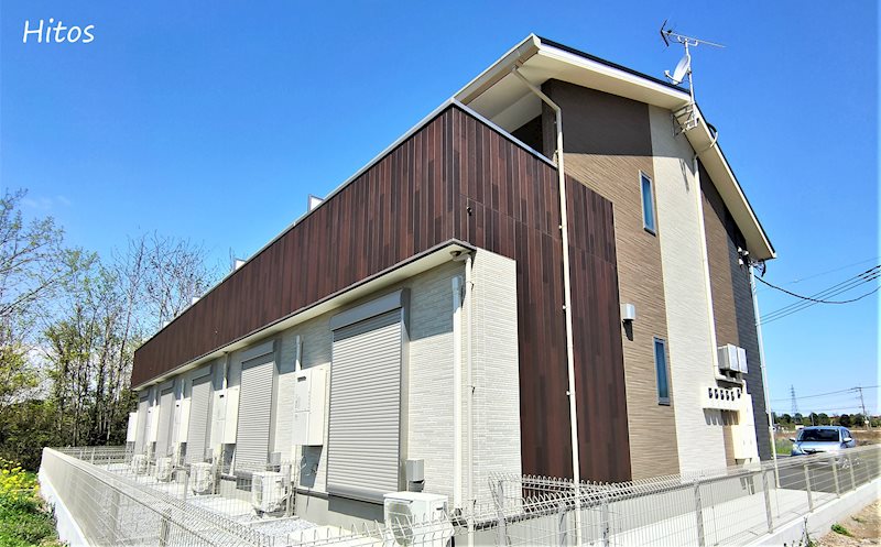 建物外観　戸建て感覚で暮らせるメゾネットタイプ物件のご紹介です。